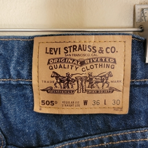 Vintage Levi's | 505 Straight Leg Regular Fit Orange Tab Jeans - Picture 3 of 6